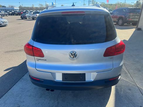 Used 2017 Volkswagen Tiguan S image 6