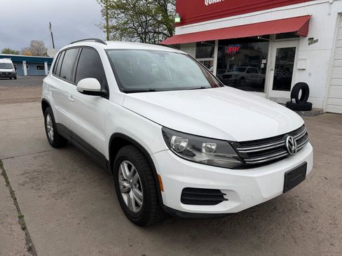 Used 2017 Volkswagen Tiguan S image 4
