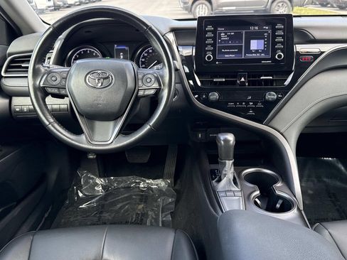 Used 2024 Toyota Camry SE image 8