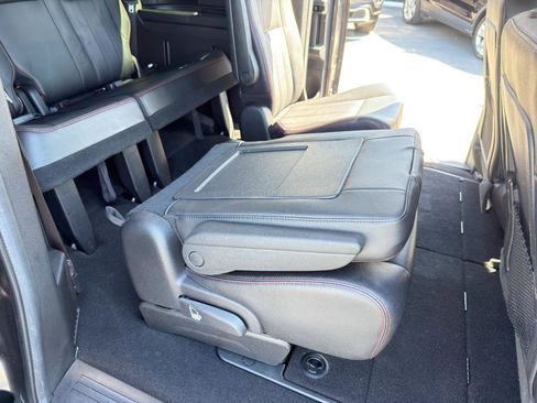 Used 2019 Dodge Grand Caravan GT w/ Safety Sphere Group FWD image 41