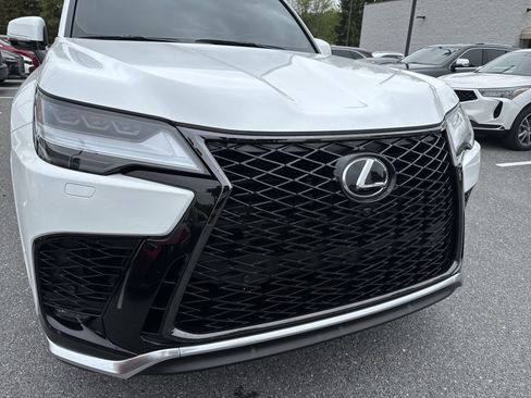 Used 2025 Lexus LX 700h F Sport w/ Accessory Package (Z1) AWD/4WD image 5