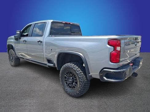 Used 2024 Chevrolet Silverado 2500 ZR2 w/ Technology Package AWD/4WD image 6