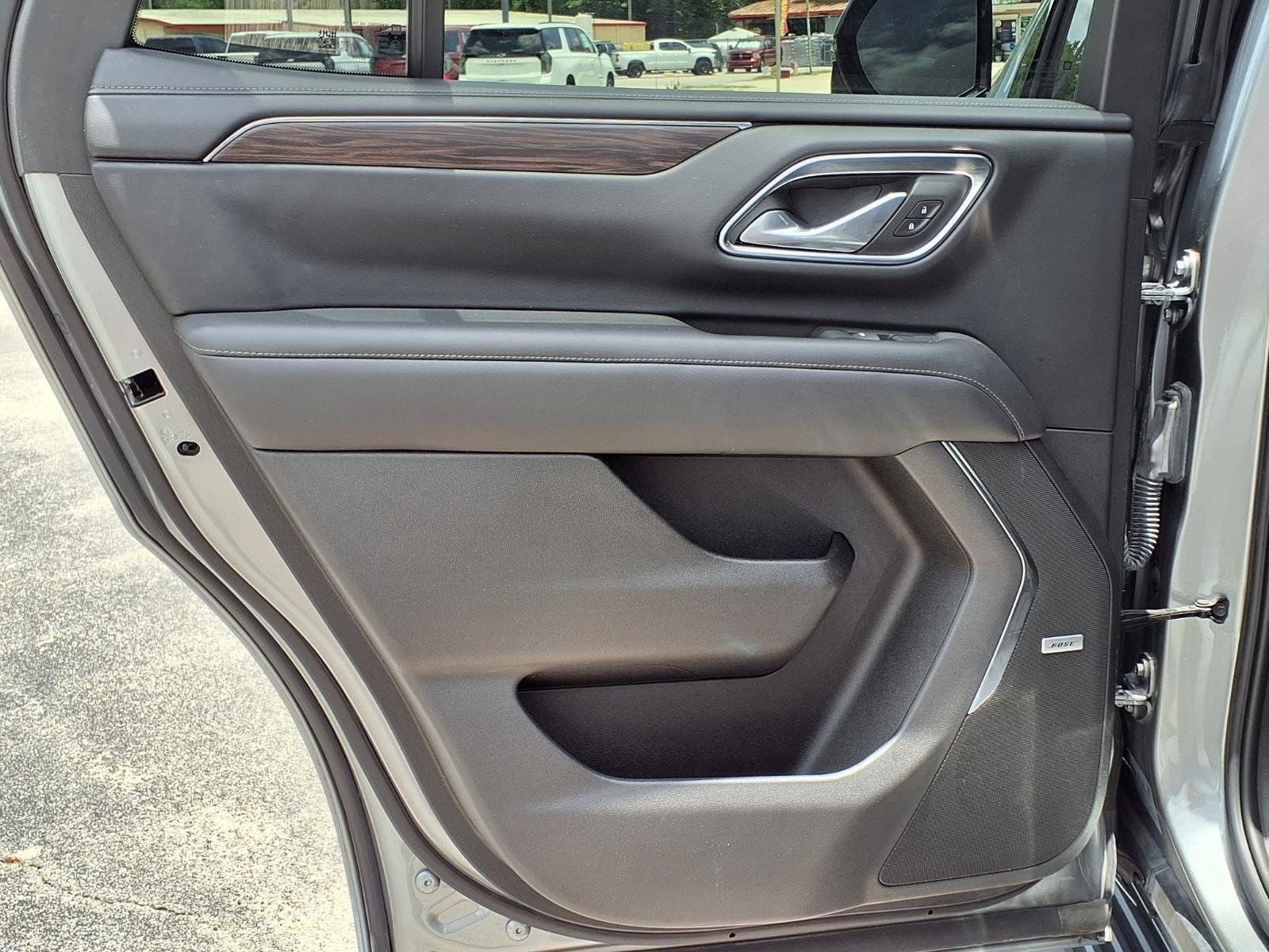 Used 2023 Chevrolet Tahoe LT w/ Luxury Package RWD image 19