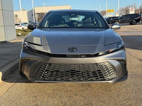 Used 2025 Toyota Camry SE image 8