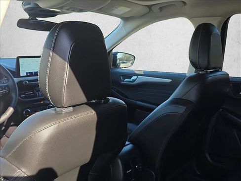 Used 2022 Ford Escape SEL w/ Technology Package image 18
