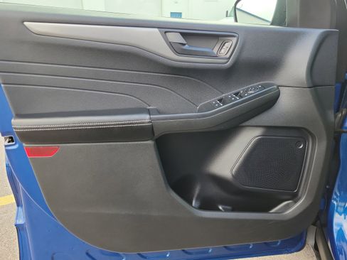 Used 2023 Ford Escape Active w/ Tech Pack #1 AWD/4WD image 17