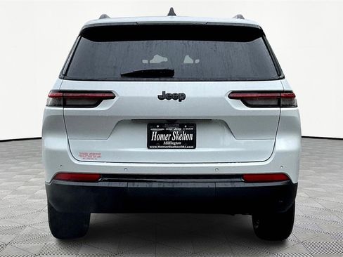 New 2025 Jeep Grand Cherokee L Altitude image 4