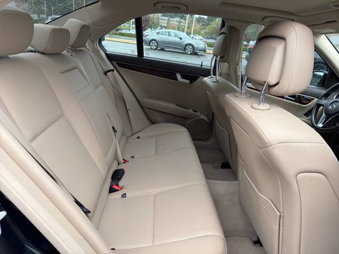 Used 2013 Mercedes-Benz C 250 Sedan image 24