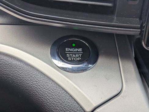 Used 2021 Ford Explorer XLT image 26