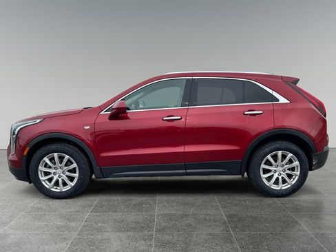 Used 2019 Cadillac XT4 Luxury w/ Cold Weather Package image 2