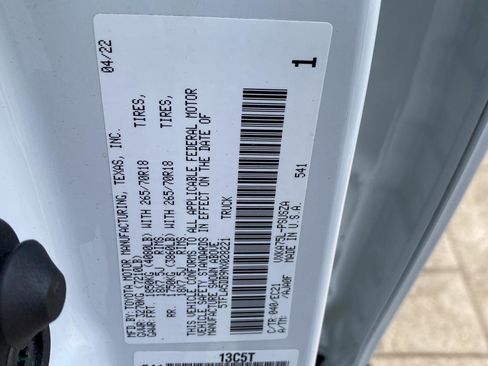 Used 2022 Toyota Tundra SR5 w/ SR5 Premium Package image 17