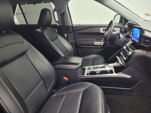 Used 2021 Ford Explorer Limited w/ Equipment Group 301A image 21