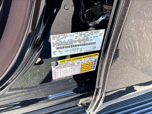 Used 2024 Ford Expedition XLT RWD image 37