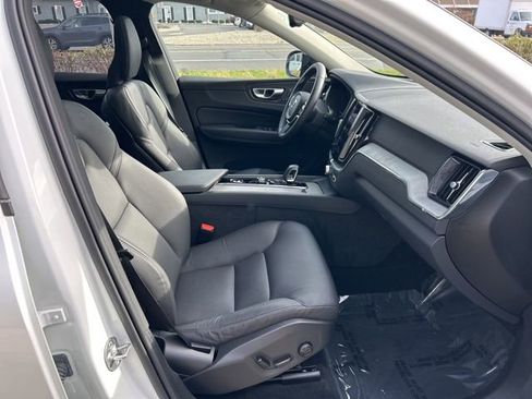 Certified 2025 Volvo XC60 B5 Plus image 15