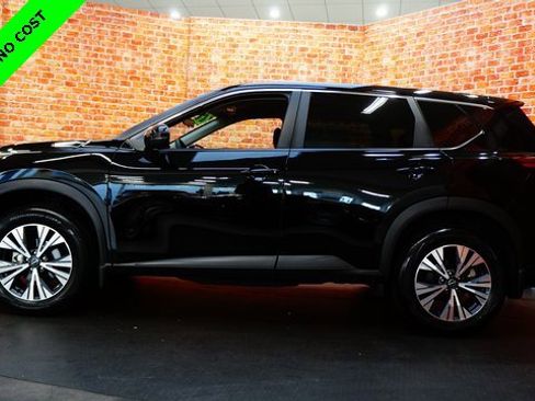 Used 2022 Nissan Rogue SV image 4