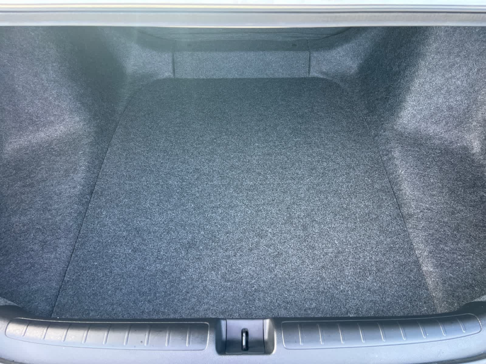Used 2018 Honda Accord LX image 5