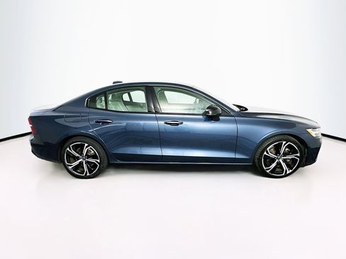 Used 2024 Volvo S60 B5 Core image 10