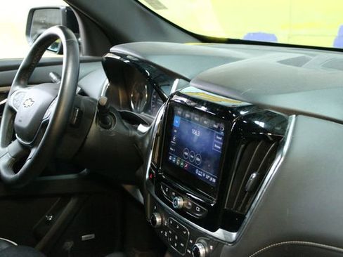 Used 2023 Chevrolet Traverse Premier image 10