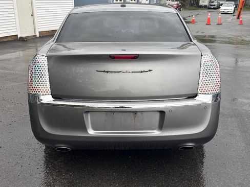 Used 2011 Chrysler 300 C RWD image 8