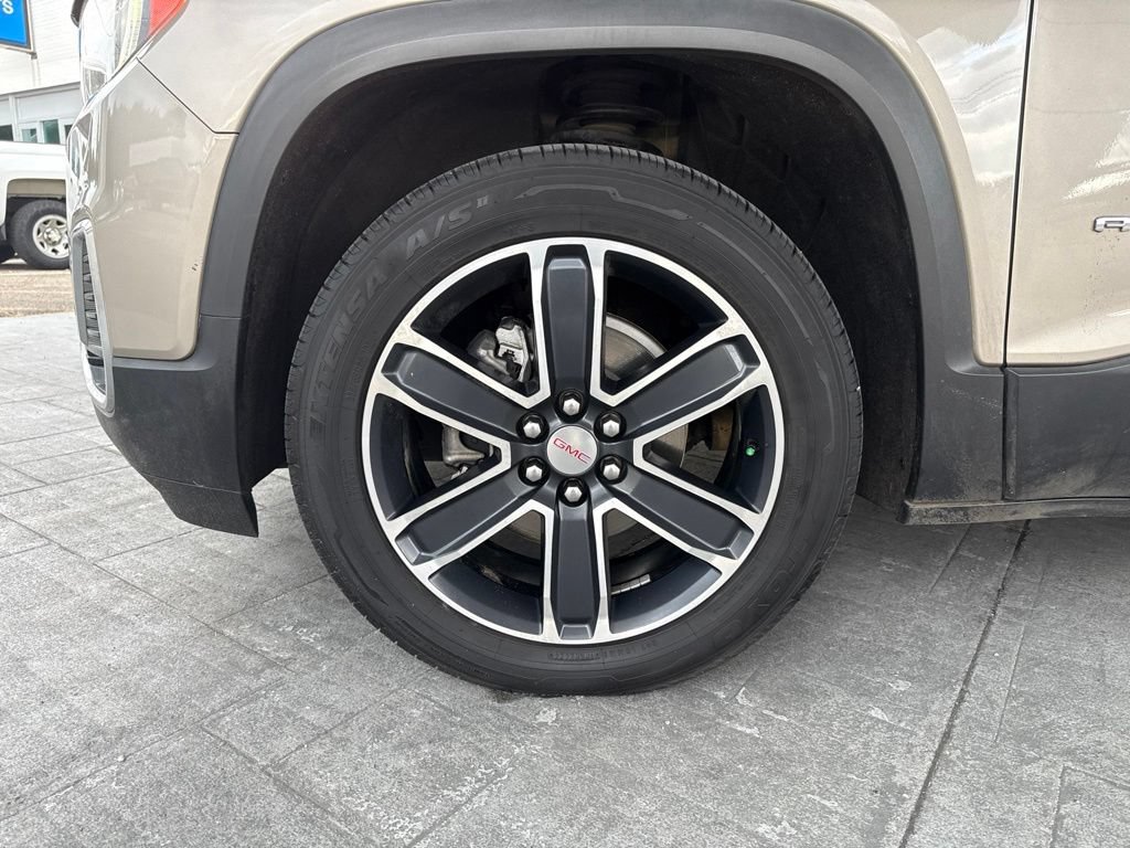 Used 2022 GMC Acadia SLT w/ Preferred Package FWD image 17
