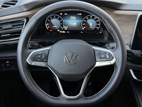 New 2026 Volkswagen Atlas SE image 13