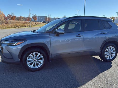 Used 2023 Toyota Corolla Cross LE image 12