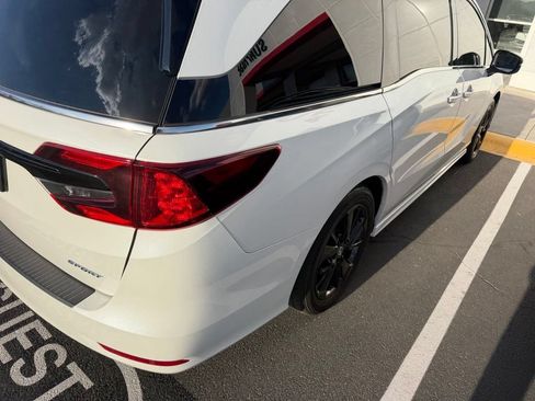 Used 2023 Honda Odyssey Sport image 7
