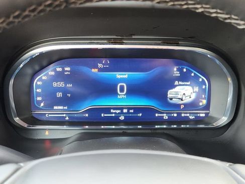Used 2024 Chevrolet Tahoe Premier AWD/4WD image 6
