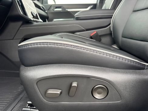 New 2026 GMC Acadia Denali w/ Super Cruise Package FWD image 16