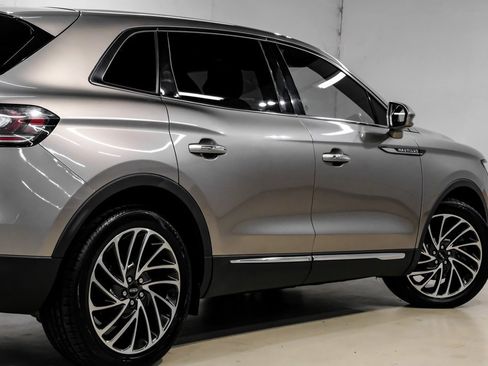 Used 2019 Lincoln Nautilus Reserve image 15