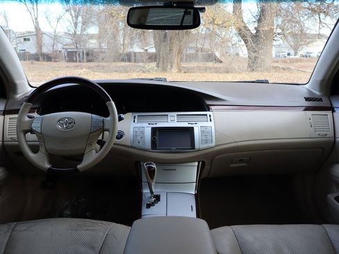 Used 2009 Toyota Avalon Limited image 16