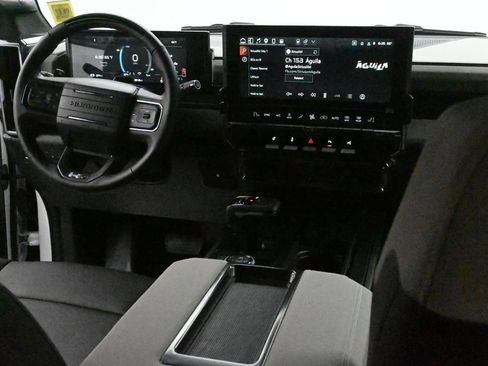 Used 2026 GMC Hummer EV SUV AWD/4WD image 15