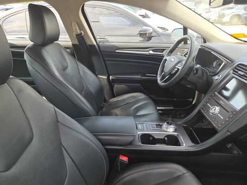 Used 2020 Ford Fusion Titanium FWD image 11
