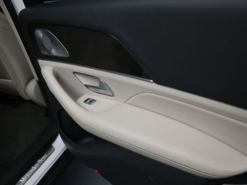 Used 2020 Mercedes-Benz GLE 350 4MATIC image 21