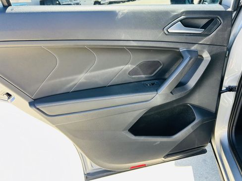 Used 2022 Volkswagen Tiguan SE image 25