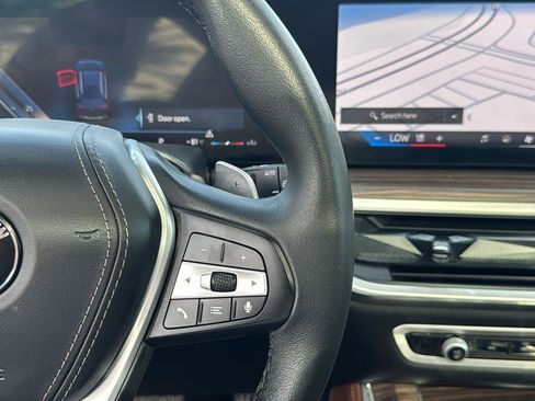 Used 2025 BMW X5 xDrive40i w/ Premium Package image 16