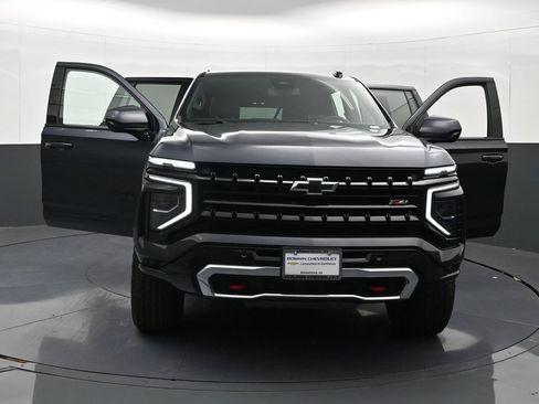 Used 2025 Chevrolet Suburban Z71 AWD/4WD image 43