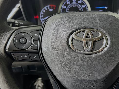 Used 2020 Toyota Corolla LE FWD image 18