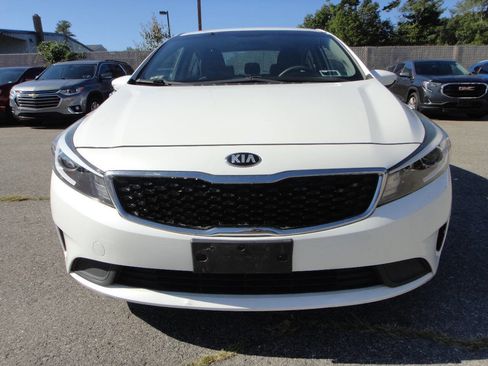 Used 2017 Kia Forte LX w/ LX Popular Package image 2
