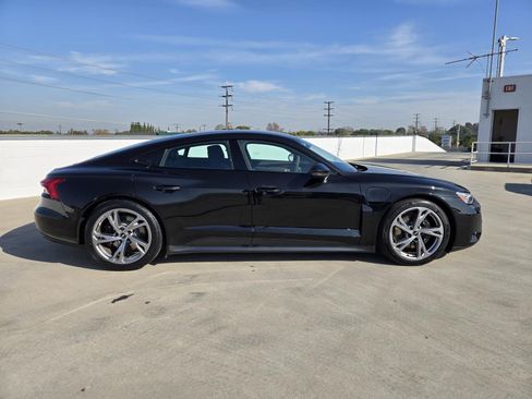 Used 2022 Audi e-tron GT Premium Plus image 2