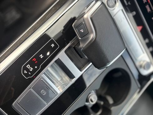 Used 2021 Audi Q8 Prestige w/ Prestige Package image 30