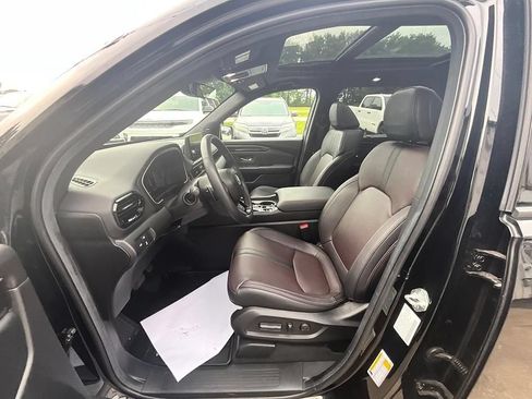 Used 2025 Honda Pilot Black Edition image 18