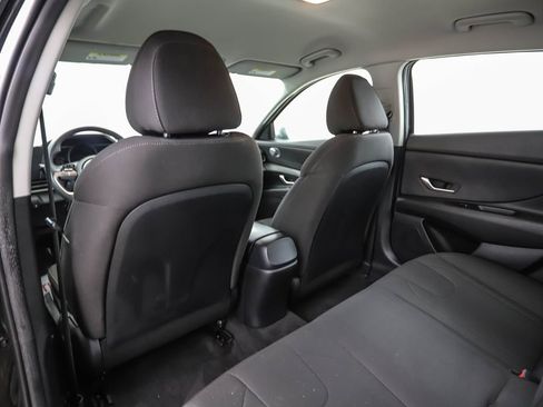 Used 2022 Hyundai Elantra SEL w/ Preferred Accessory Package image 20