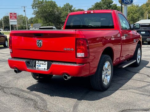 Used 2019 RAM 1500 Express w/ Express Value Package AWD/4WD image 3