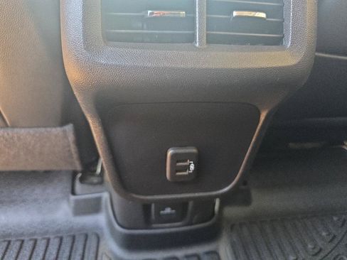 Used 2024 GMC Terrain SLT FWD image 22