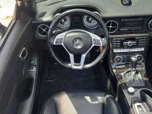 Used 2015 Mercedes-Benz SLK 250 w/ Premium Package image 12