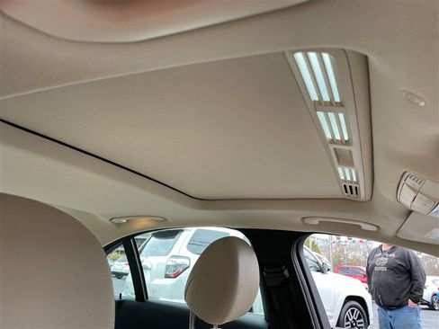 Used 2019 Mercedes-Benz C 300 4MATIC Sedan image 8