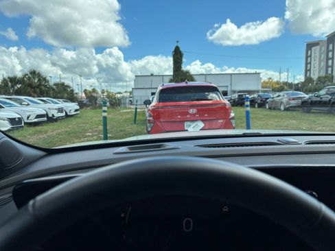 Used 2025 Buick Envista Sport Touring image 34