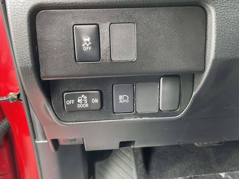 Used 2022 Toyota Tacoma SR5 RWD image 21