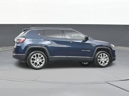 Used 2024 Jeep Compass Latitude AWD/4WD image 48